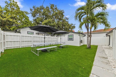 Outdoor Eating Area
