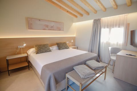 Standard Suite, Mountain View | Premium bedding, down comforters, minibar, in-room safe
