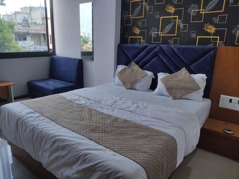 Deluxe Double Room | Desk, WiFi (free)