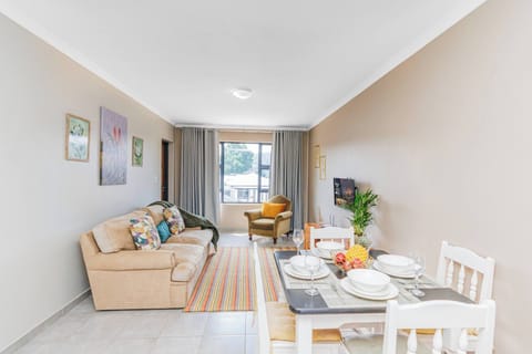 Apartment, 2 Bedrooms, Patio | Dining room