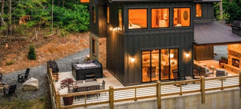 Hidden in the heart of the Aska Adventure Area, The Cottage at Fern Cove feels like a secret worth discovering. Sophisticated, cozy, and surrounded by nature, it's the kind of place you'll wish you found sooner.