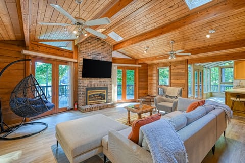 House, Multiple Beds, Balcony (Pardis-A Serene Oasis) | Living area