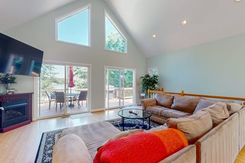House, Multiple Beds, Balcony (Carolina Cove) | Living area