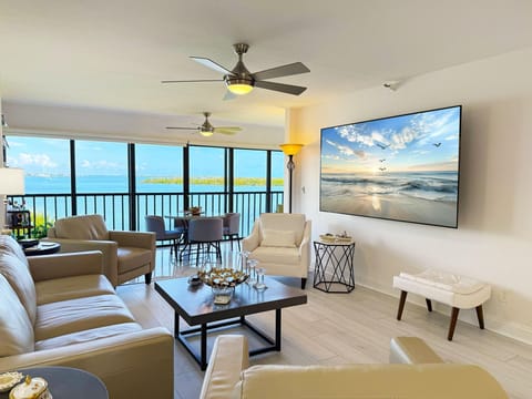 Sandpiper Key Endless Bay Views & Pool (8065)