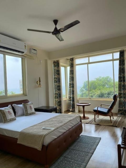 Deluxe Double Room, Balcony, Sea View | Iron/ironing board (on request), WiFi (free)