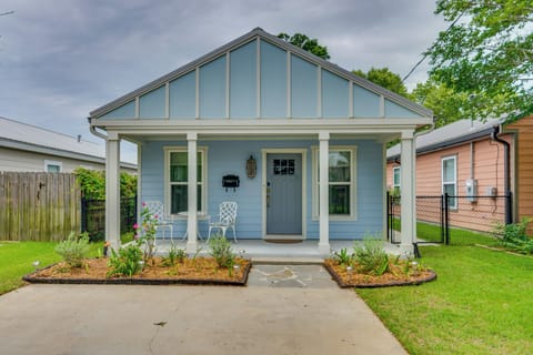 Pensacola Vacation Rental | 2BR | 2BA | 1,060 Sq Ft