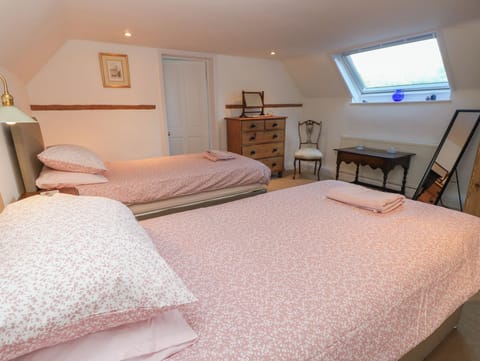 2 bedrooms, WiFi (free), individually decorated, individually furnished