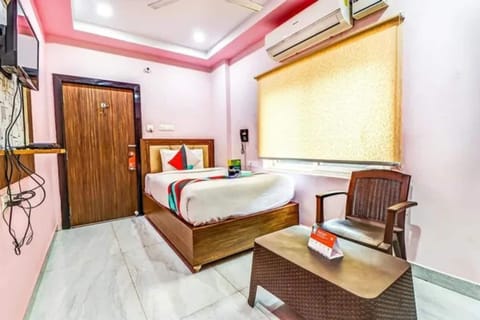 Deluxe Room | Egyptian cotton sheets, premium bedding, in-room safe, desk