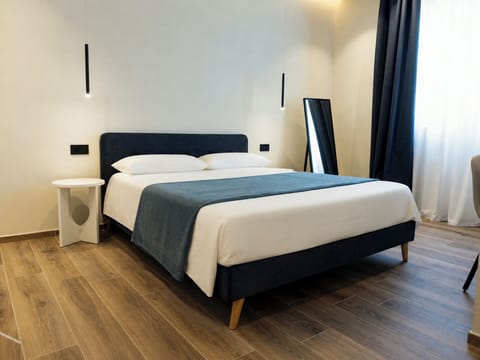 Room, City View | Desk, free WiFi