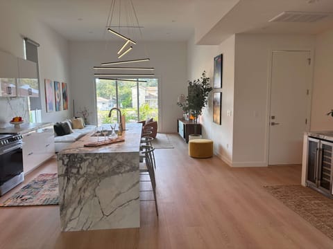 House | 3 bedrooms, high-speed internet