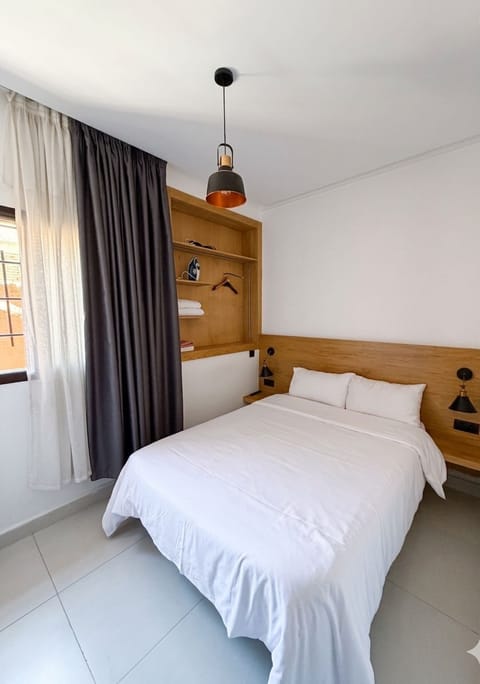 Deluxe Studio, City View | Iron/ironing board, free WiFi
