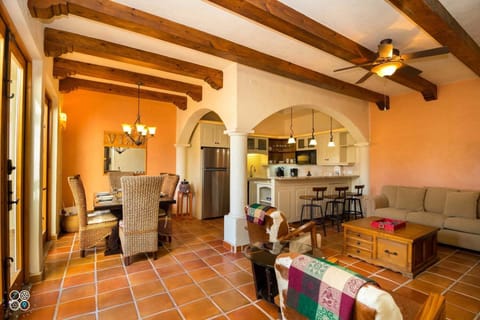 House, Multiple Beds, Patio, Mountain View (Casa del Vino) | Living area