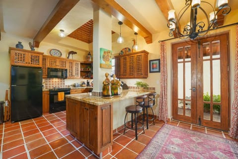 House, Multiple Beds, Pool Access, Mountain View (Casa Cabaña del Sur) | Private kitchen