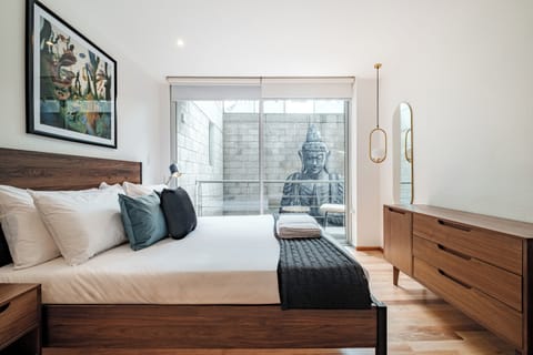 Classic Apartment, Balcony, City View | Laptop workspace, blackout drapes, iron/ironing board, WiFi (free)