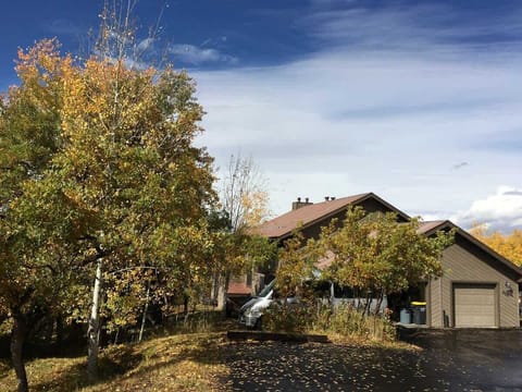 View of the duplex from the street/driveway located in a quiet neighborhood with great views