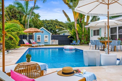 💦 Cool off in the sparkling private pool, surrounded by lush tropical landscaping and plenty of space to relax.