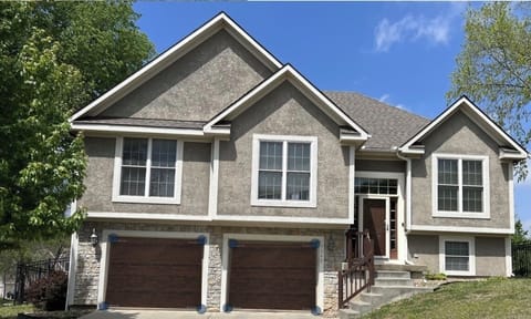 3BR/2.5BA split level home nestled in a quaint, quiet and friendly neighborhood.