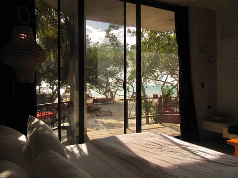 Junior Suite 01, Balcony, Sea View | In-room safe, WiFi (free), bed sheets