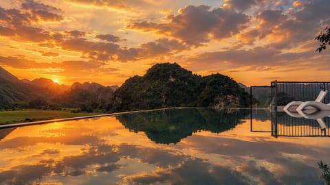 Infinity pool