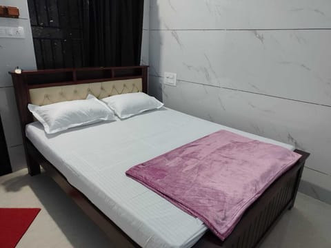 Basic Double Room | Free WiFi