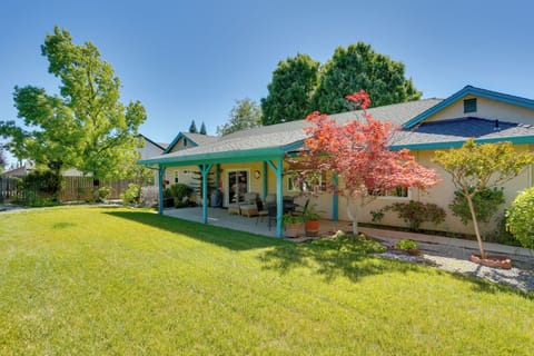 Redding Vacation Rental | 3BR | 2BA | 2,300 Sq Ft | 1 Step to Enter