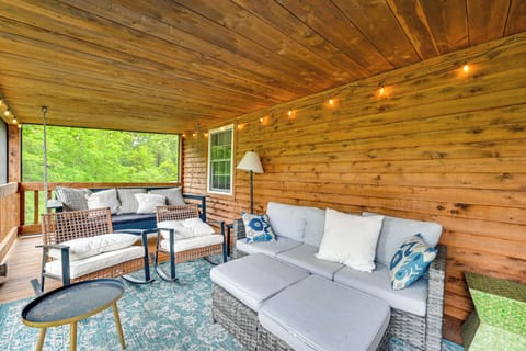 Cub Run Vacation Rental | 2BR | 1BA | 1,100 Sq Ft | 3 Steps to Enter