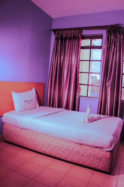 Basic Single Room, Patio | Desk, laptop workspace, free WiFi