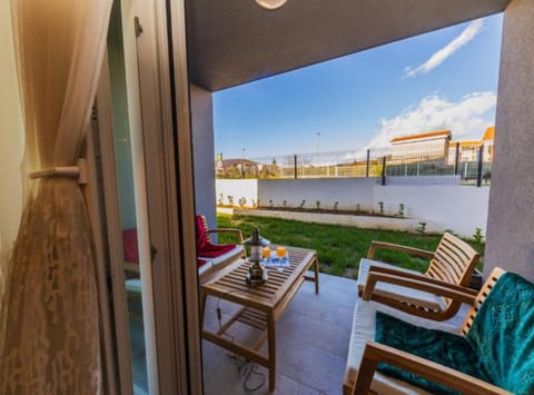 Apartment (Two Bedroom Apartment) | Balcony
