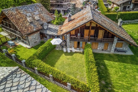Family Apartment, 3 Bedrooms, 2 Bathrooms (Courmayeur Apartment X6 Parking) | Exterior