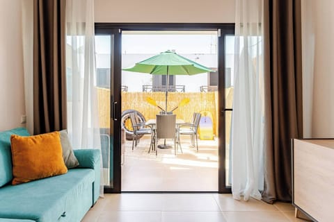 House, 2 Bedrooms, Balcony | Living area