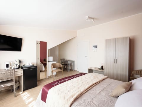 Superior Double or Twin Room, Garden View | In-room safe, desk, blackout drapes, iron/ironing board