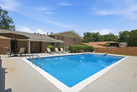 Pool, Water, Swimming Pool, Chair, Furniture