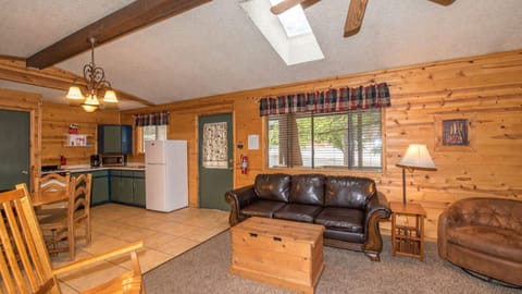 Ponderosa | Living area | 36-inch flat-screen TV with digital channels, TV, fireplace