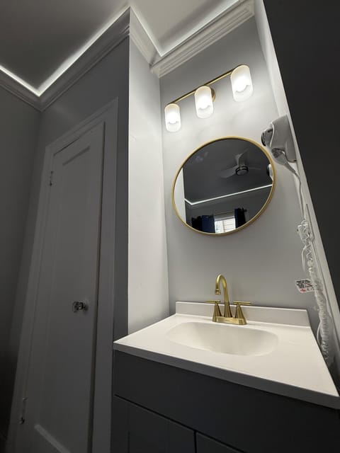 Single Room, 1 Double Bed, Non Smoking, Shared Bathroom | Free WiFi