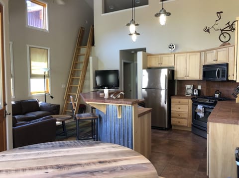 Unit 21 – Townhouse 2-Bedroom, Loft & Kitchen | Private kitchen | Fridge, microwave, coffee/tea maker, cookware/dishes/utensils