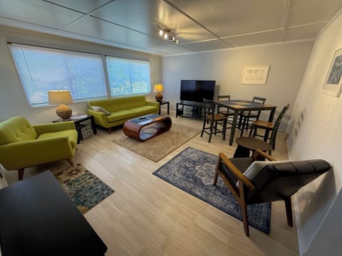 Suite | Living area | Flat-screen TV