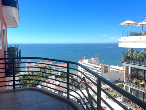 Condo - Image 2