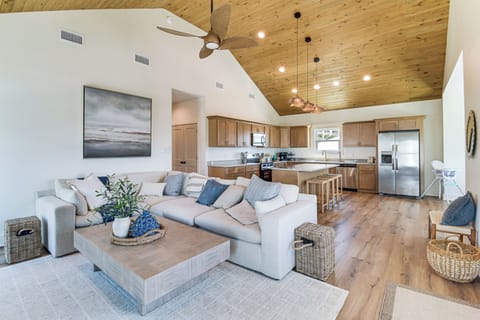 Gulf Shores Vacation Rental | 4BR | 4BA | 1,908 Sq Ft | Exterior Stairs to Enter