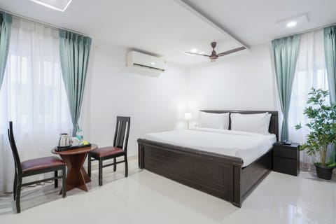 Deluxe Double Room | Desk, laptop workspace, free WiFi
