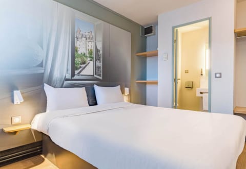 Double Room, Non Smoking | Desk, WiFi (free), bed sheets