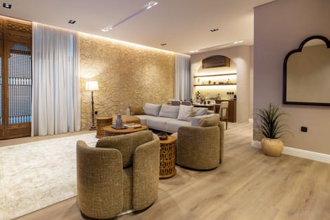 Apartment (3 Bedrooms) | Front of property