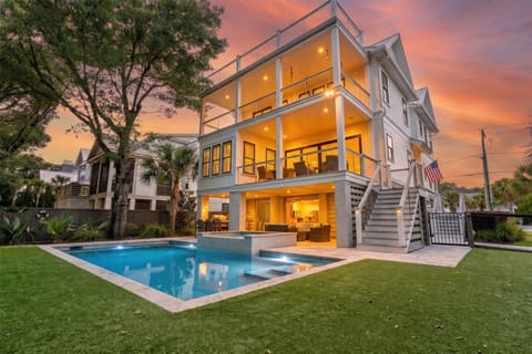 Spend your days lounging poolside and your evenings unwinding under the stars.