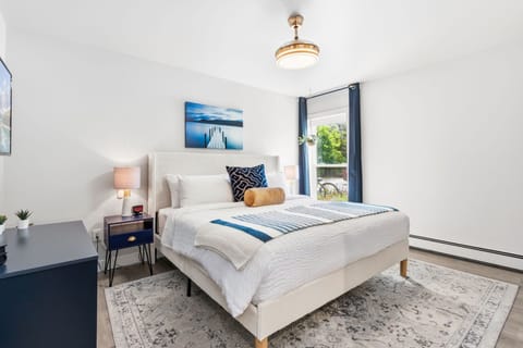 Apartment, 1 King Bed with Sofa bed, Garden View (Coastal Comfort) | 1 bedroom, individually decorated, individually furnished