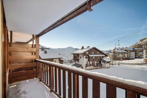 Deluxe Apartment, Balcony, Mountain View | Property grounds