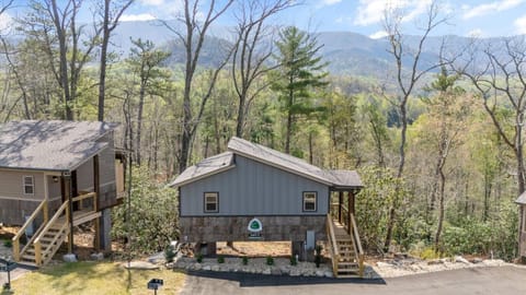 Exterior photo with mountain view