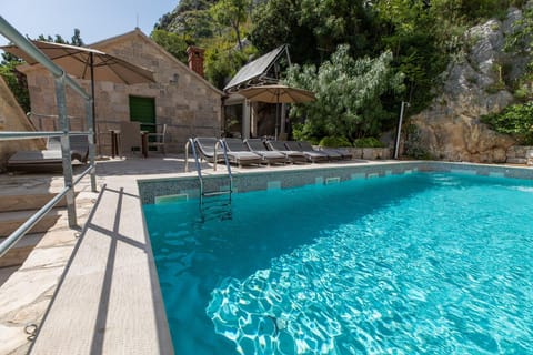 Holiday Home Swimming Pool