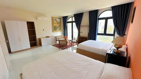 Family Room | Down comforters, memory foam beds, WiFi (free), bed sheets