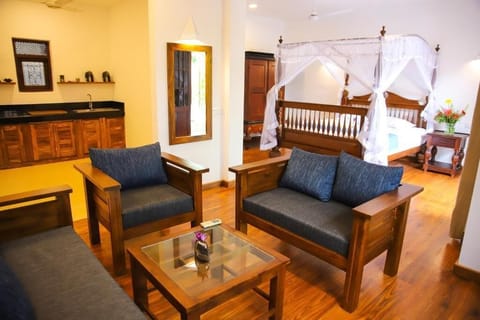 Superior Apartment, Courtyard View | In-room safe, WiFi (free)