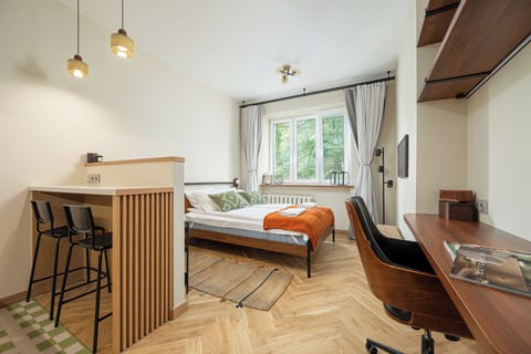 Studio, 1 Queen Bed | Iron/ironing board, free WiFi