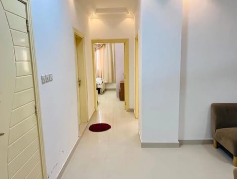 Standard Studio Suite, Balcony | Interior